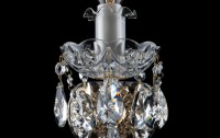 Detail of a glass bowl with premium crystal almonds