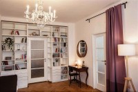 An example of a Murano chandelier directly in an apartment interior