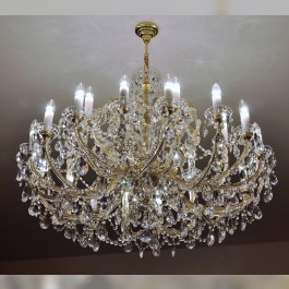 Large 24-flame Maria Theresa light