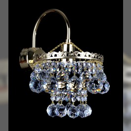 One-bulb gold wall sconce with cut crystal balls