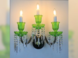 Green 3-arm Baccarat wall light - in the lit state