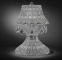 Luxurious cut crystal table lamp with PK500 cut