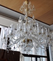 Crystal chandelier with tall vases 3