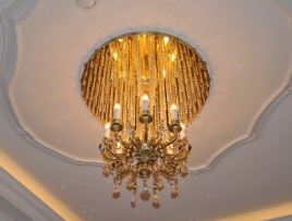 Cast chandelier with metal plate with spotlights 2