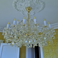 A medium-sized Theresian chandelier in the bedroom