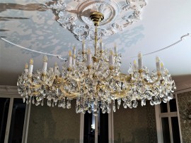 Large Teresian chandelier with 40 bulbs