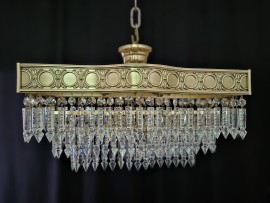 View of the cascade light fixture from the front 1