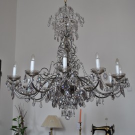 The 12-arm crystal chandelier - Smoky crystal glass & Glittering cut pearls