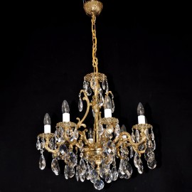 Comparison of cast brass chandeliers with two types of finishes: pure GOLD & highlighted RELIEF