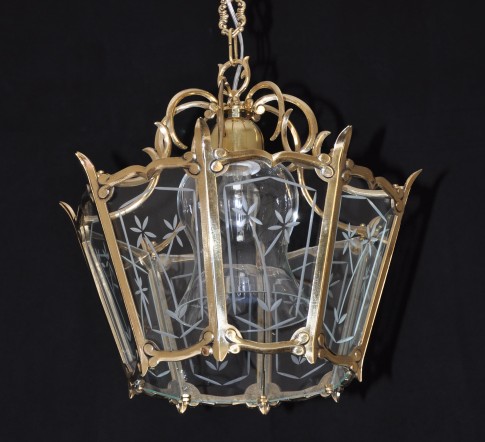 Decorative brass lantern with flat crystal trimmings without the ceiling rose