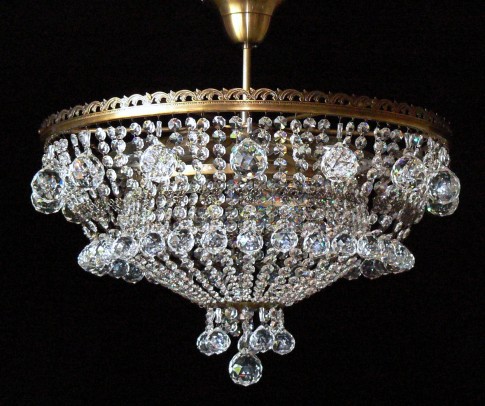 ) 9 Bulbs basket crystal chandelier with cut crystal balls  - ANTIK brass