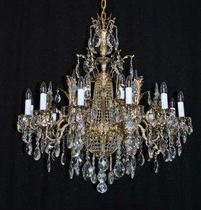 The 16 arms Cast brass crystal chandelier with the Srass basket & Crystal spikes