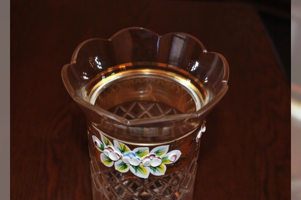 Lighting vases decorated with high enamel