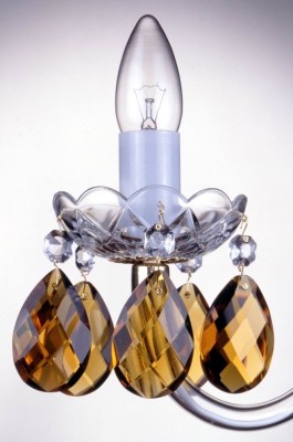 Milky glass & Amber almonds